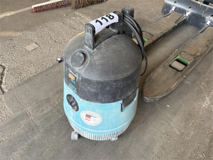 Kesselsauger AEG